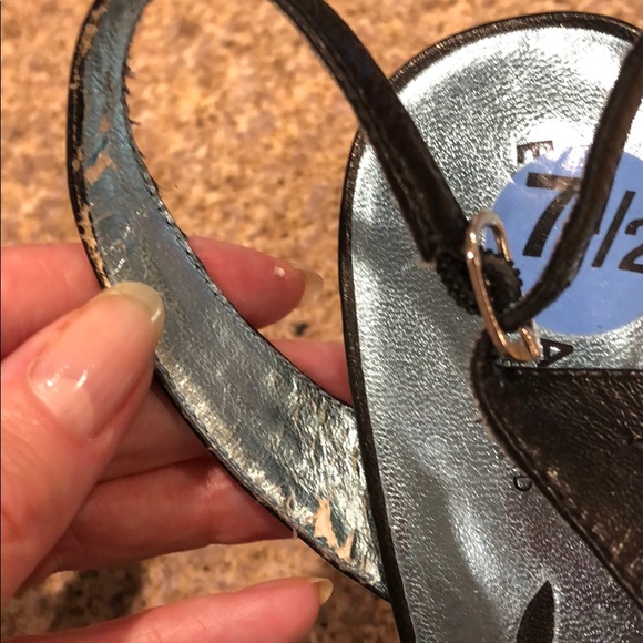 Donated 9/13/25. Exchange by Charles David Heels with Flaws 7.5 - Picture 8 of 16